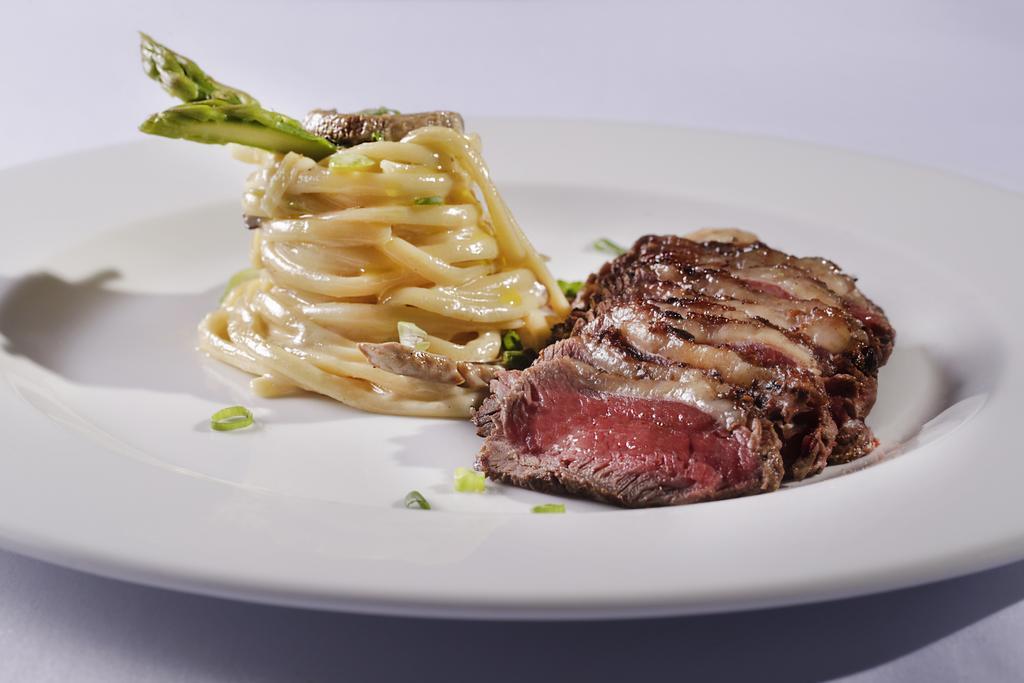 Sheraton Reserva Do Paiva Cabo de Santo Agostinho Buitenkant foto A steak prepared sous-vide